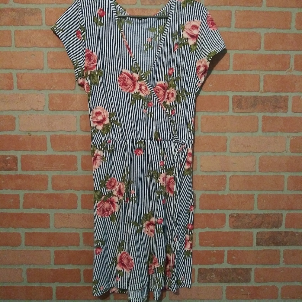 3X NWOT floral wrap dress stripe casual sportswear